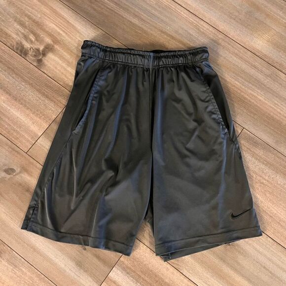 Nike Grey Athletic Workout Shorts Men Small Bin B-54 - Picture 1 of 4